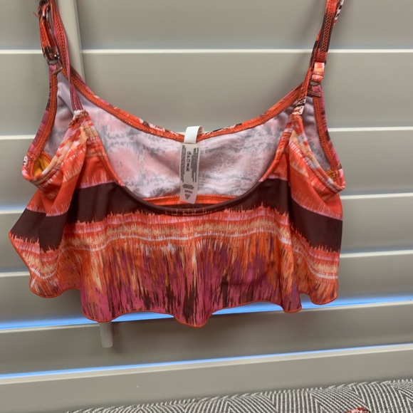 RED BIKINI - Picture 3 of 7